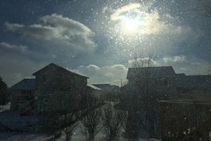 Snowsparkle - Nature's Brilliantly Lit Glitter