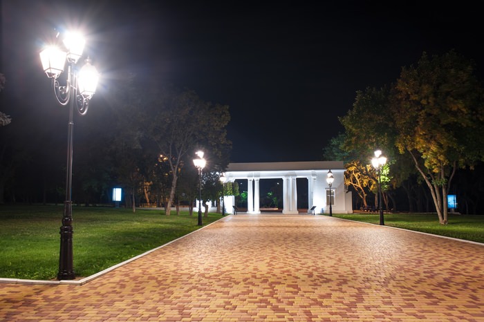 White streelights