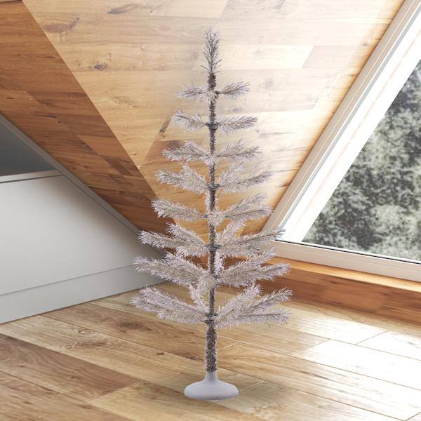 Vickerman 516508 Cream Colored Christmas Tree