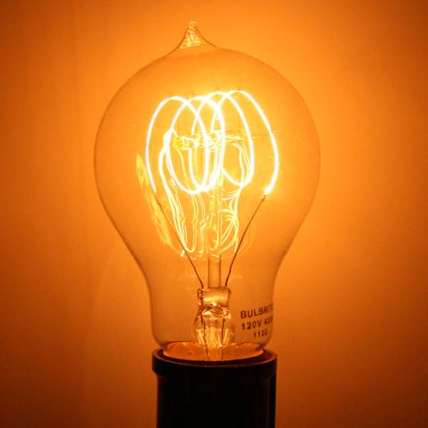 40 watt 120 volt A19 Quad Loop Filament Medium Screw Base 2200K (Victorian)