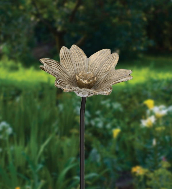 36" Cast Daffodil Garden Stake 3