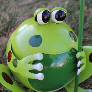 18" Frog Daisy Porch Sitter 3
