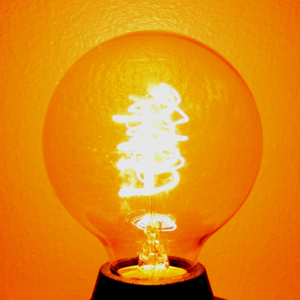40 watt 120 volt G25 Medium Screw Base Clear Globe 1